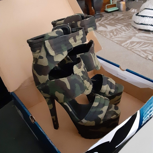 Shoes - Picture 1 of 1